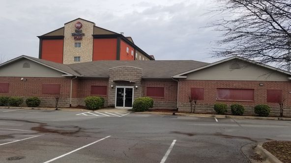 Medical Office Building for Lease: 2402 Main St, North Little Rock, AR 72114